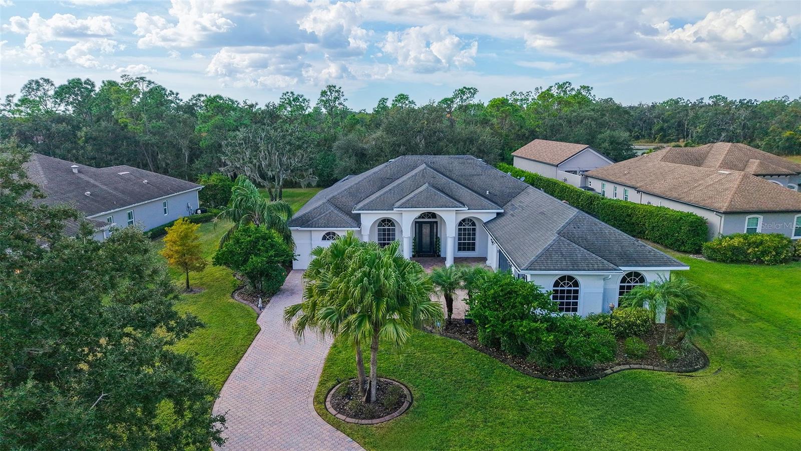 listing main picture