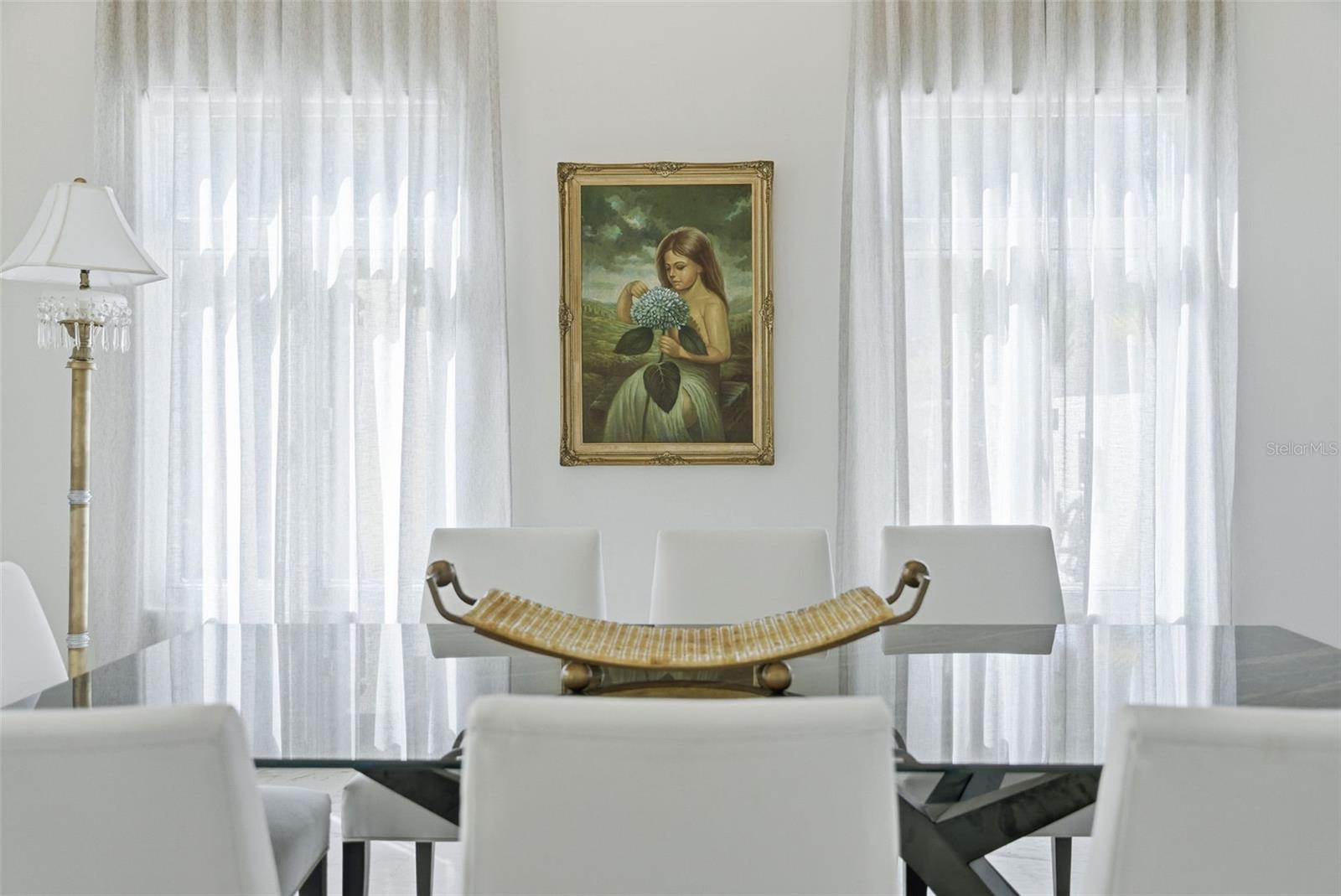 listing main picture