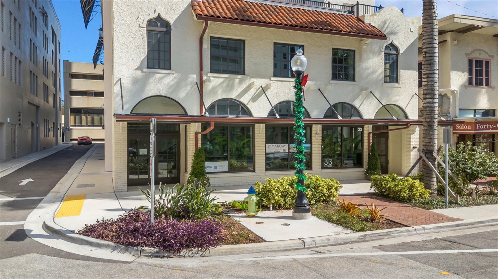 listing main picture