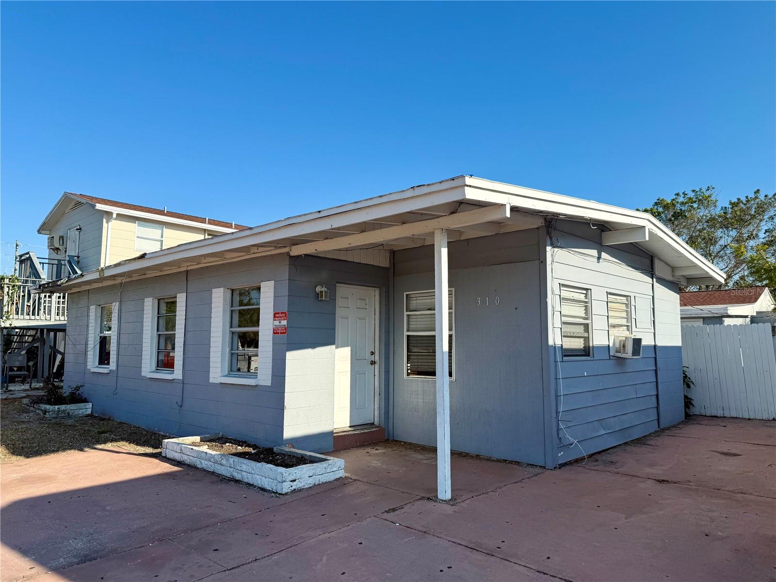 listing main picture