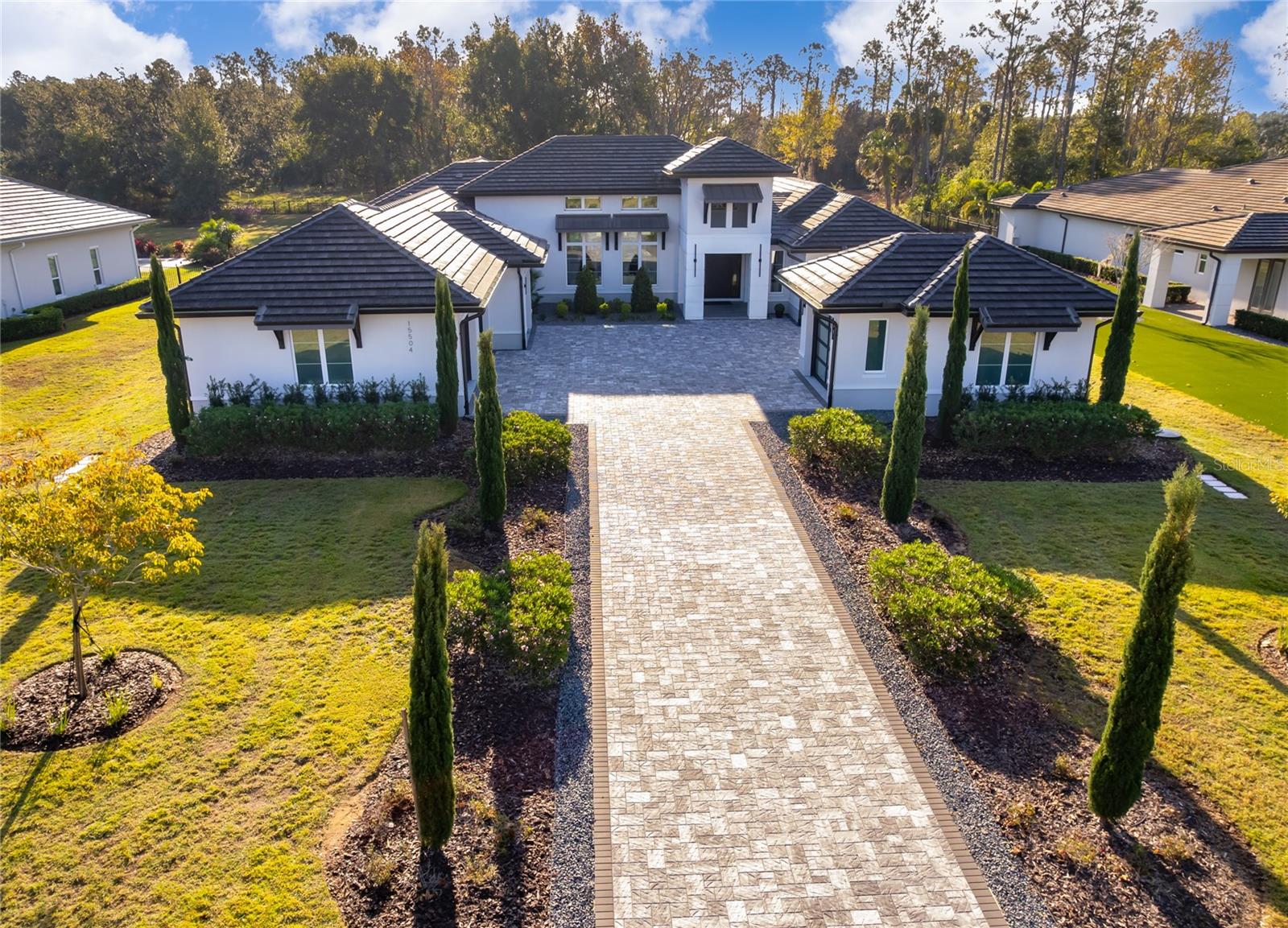 listing main picture