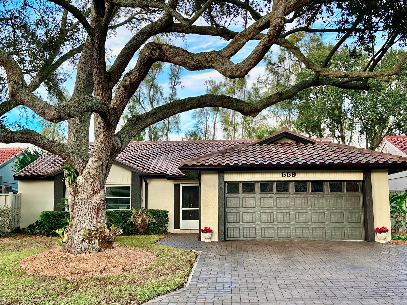 listing main picture