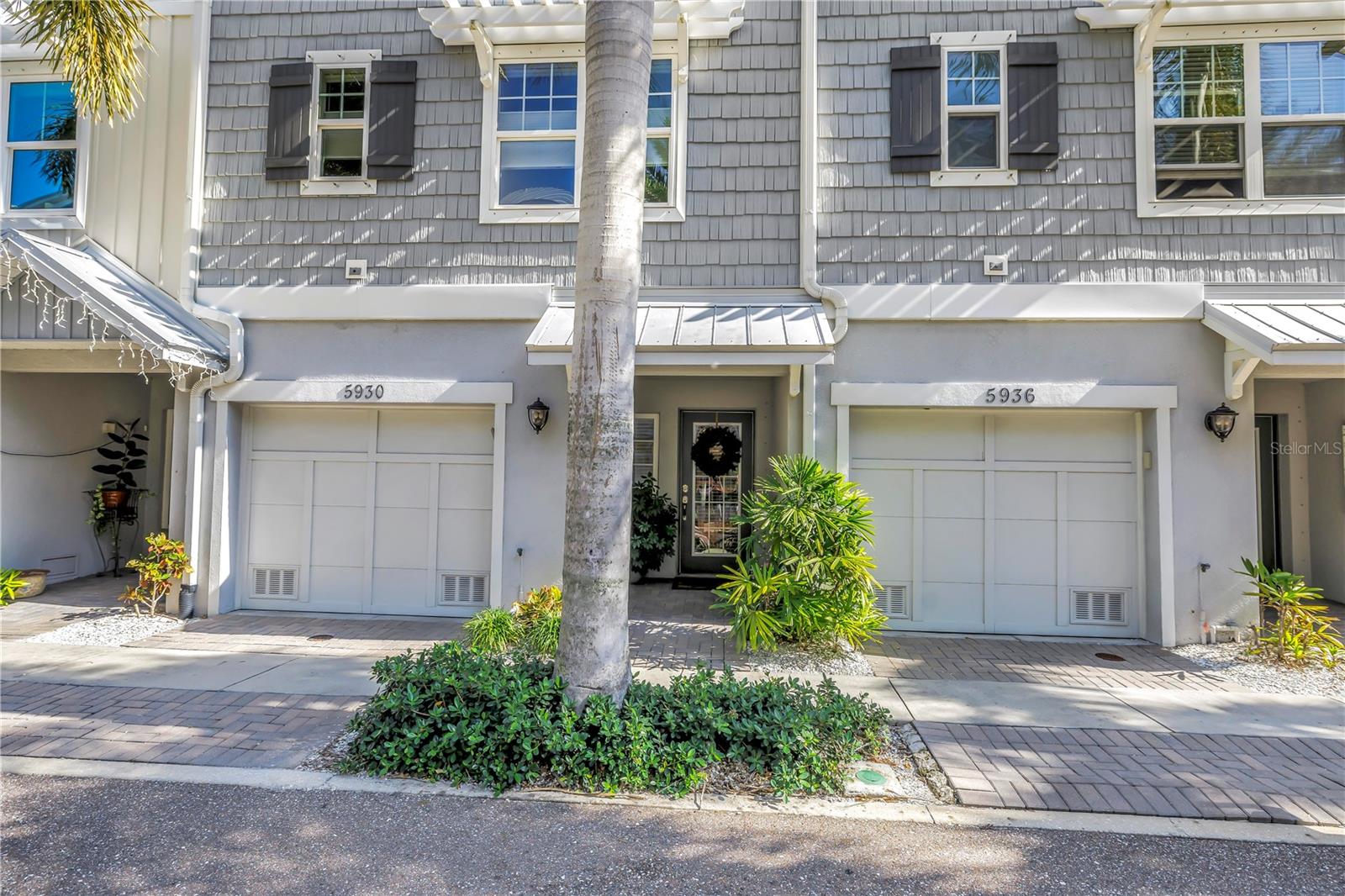 listing main picture