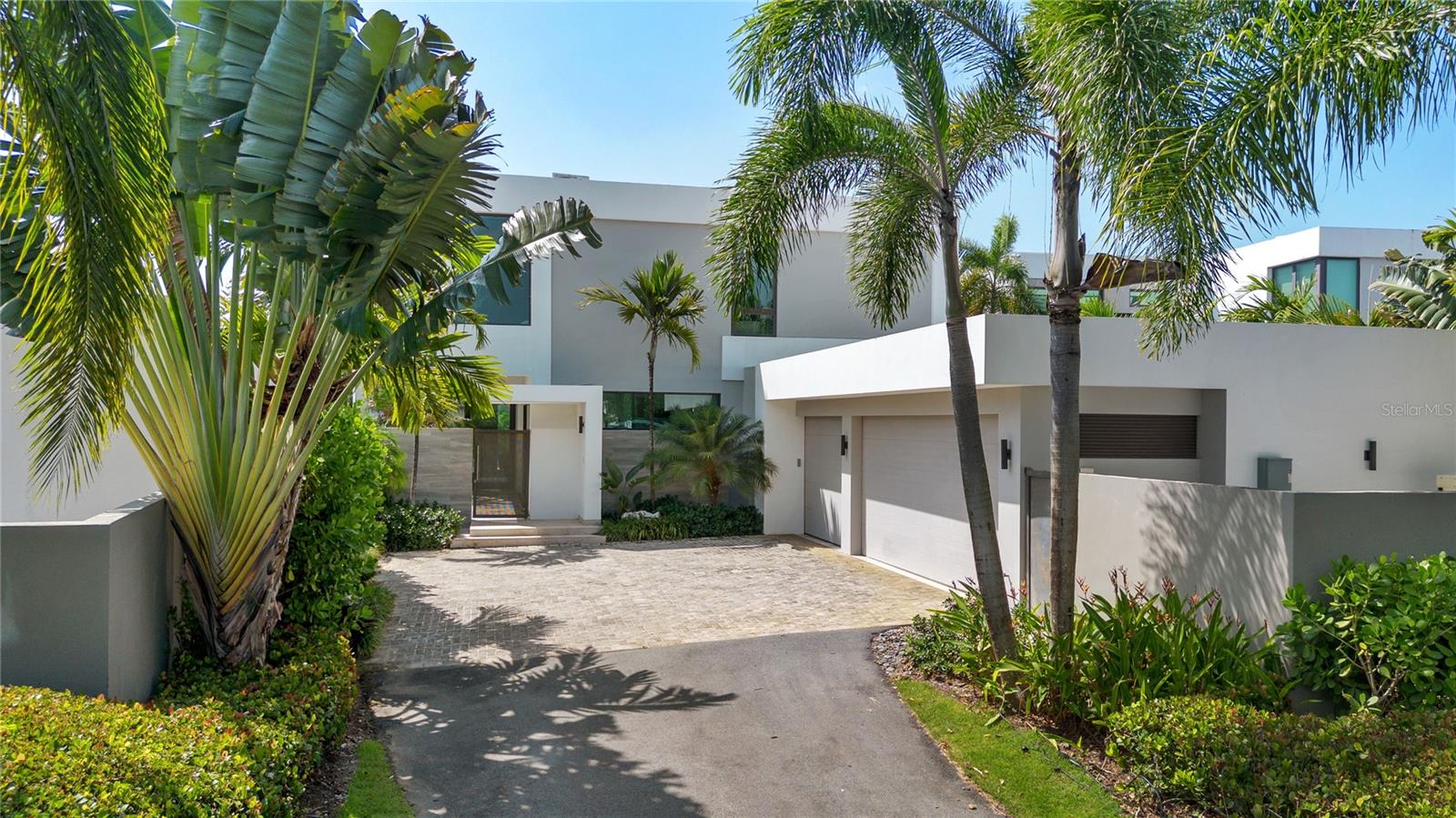 listing main picture