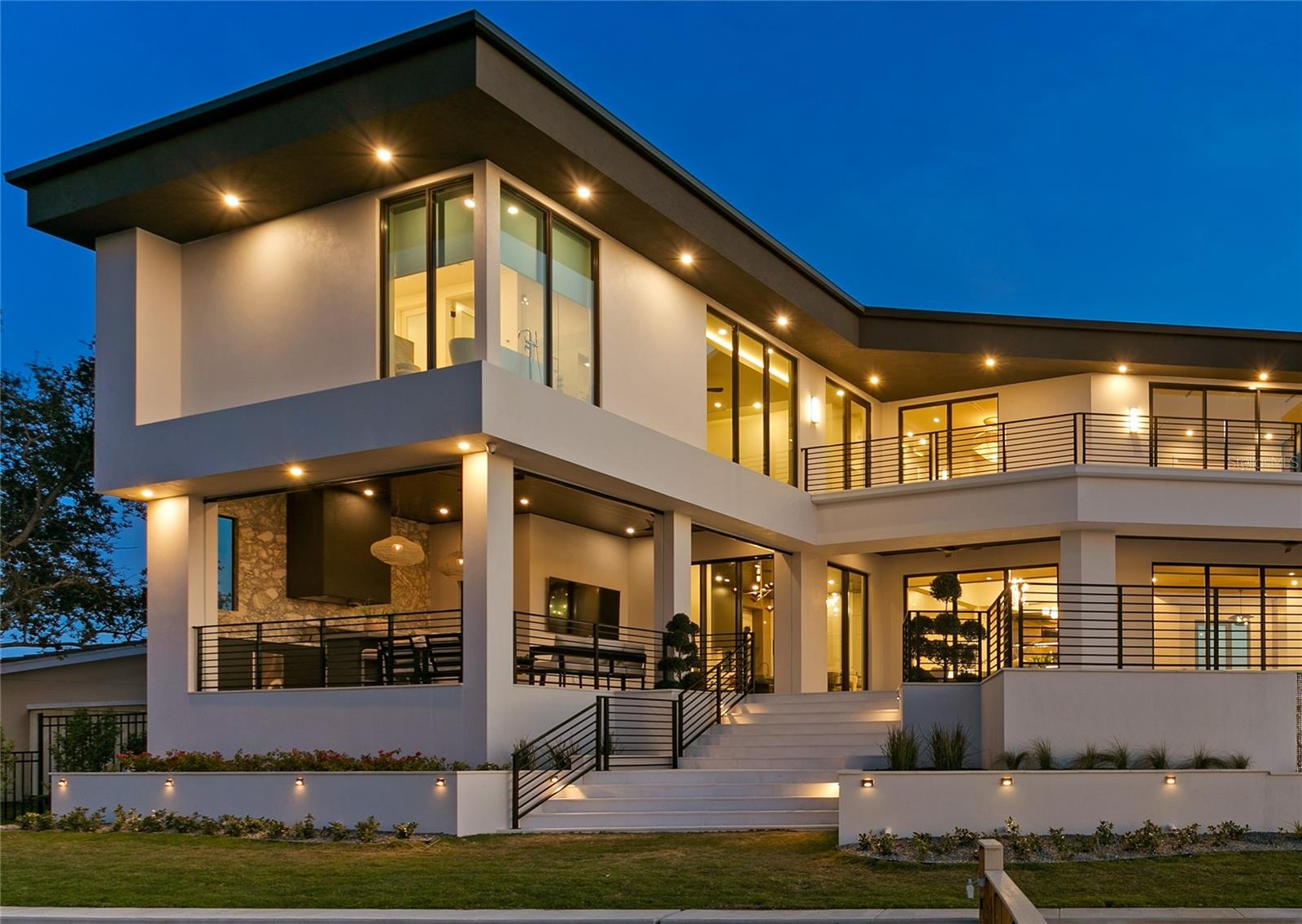 listing main picture