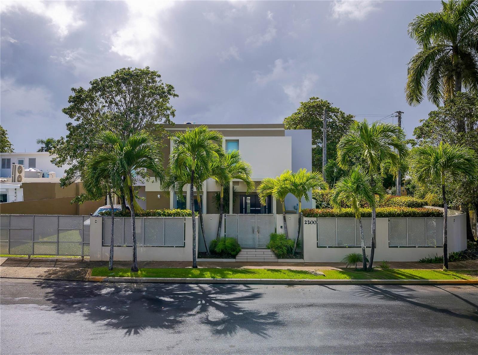 listing main picture