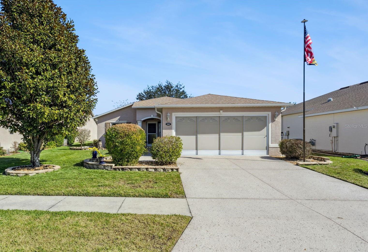 listing main picture