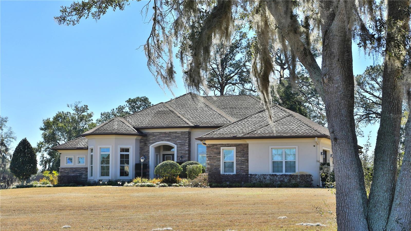 listing main picture