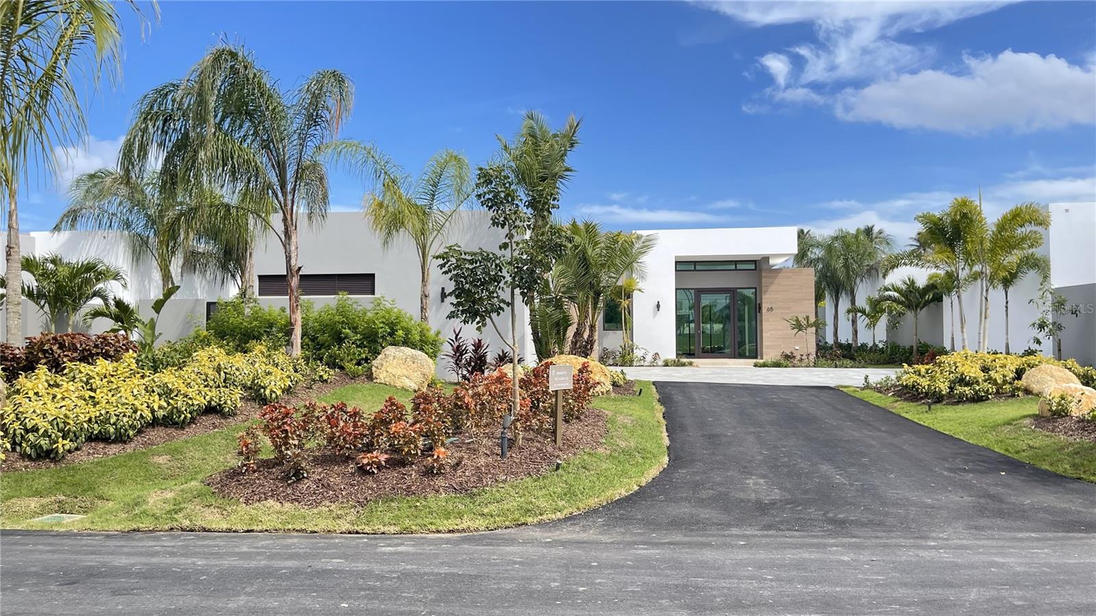 listing main picture