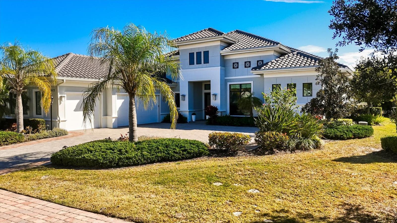 listing main picture