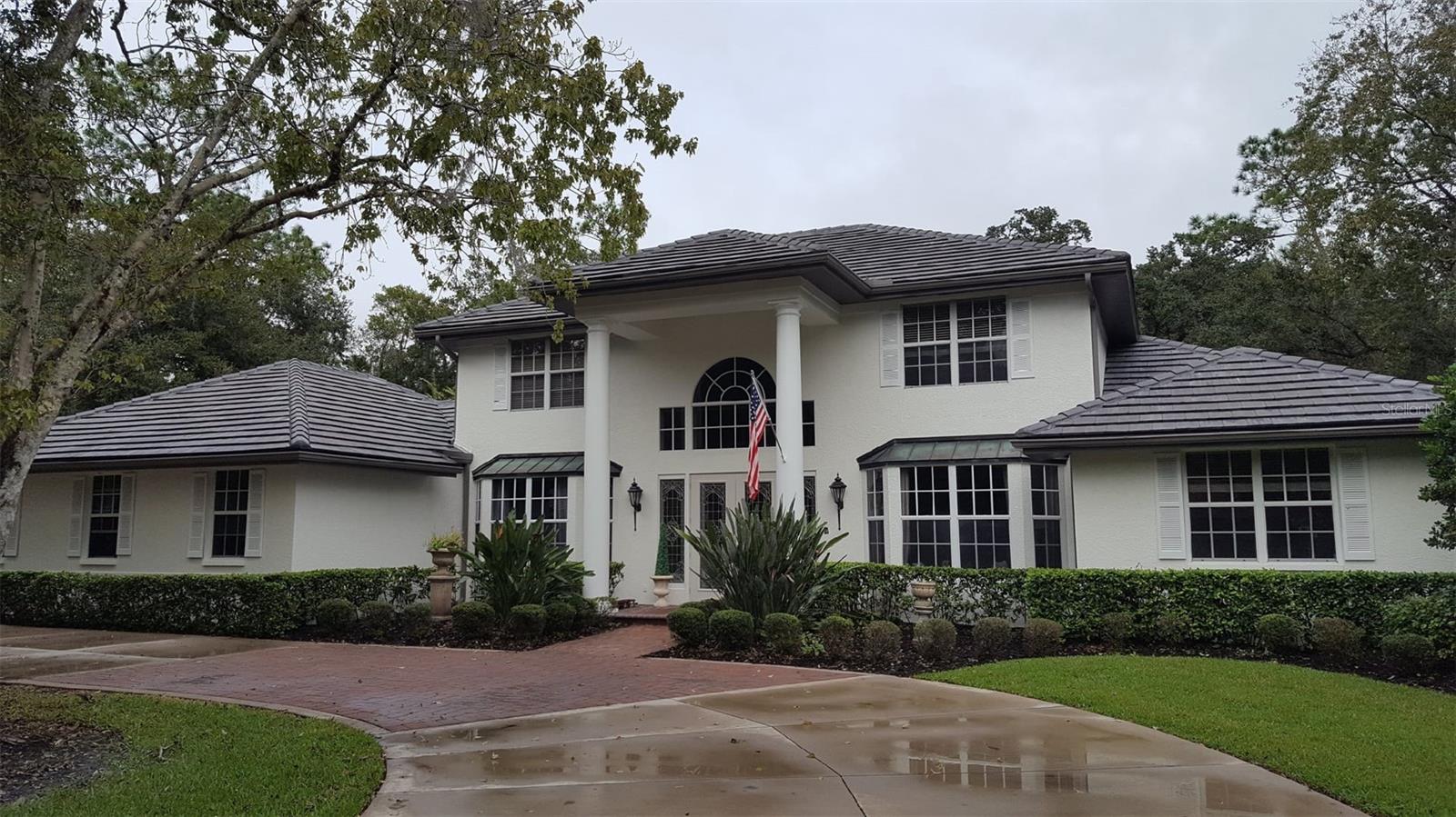 listing main picture