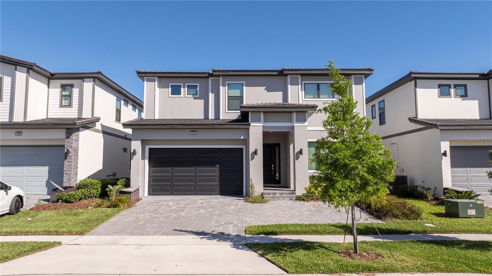 listing main picture