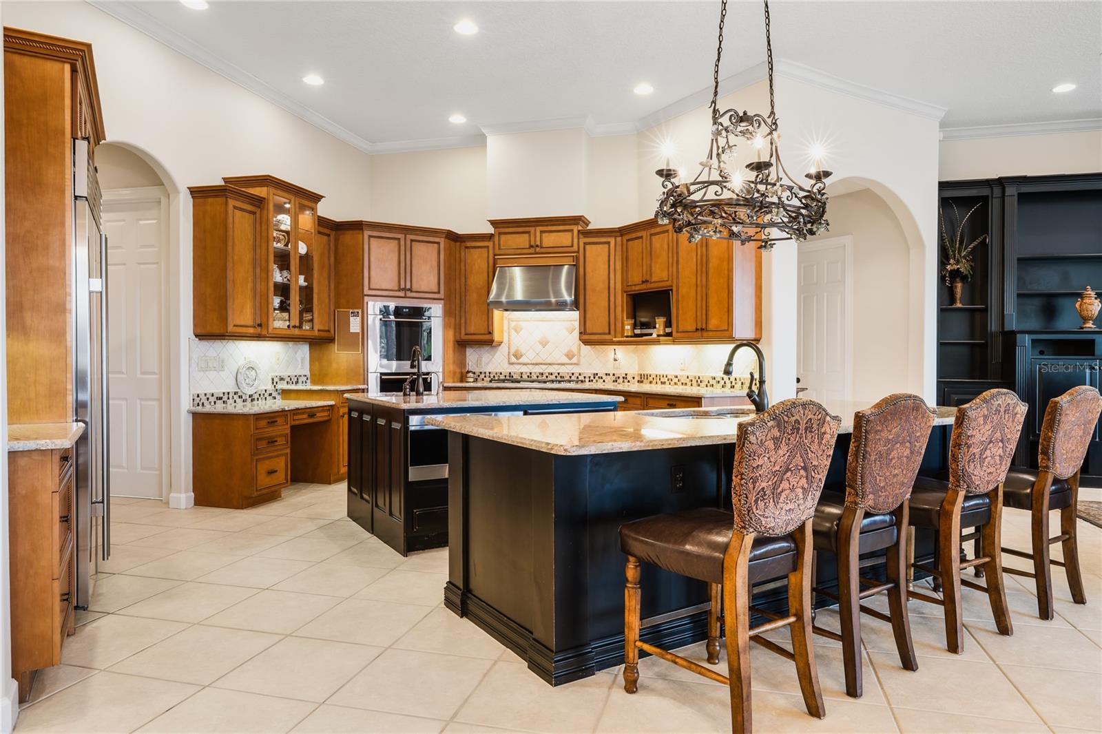 listing main picture