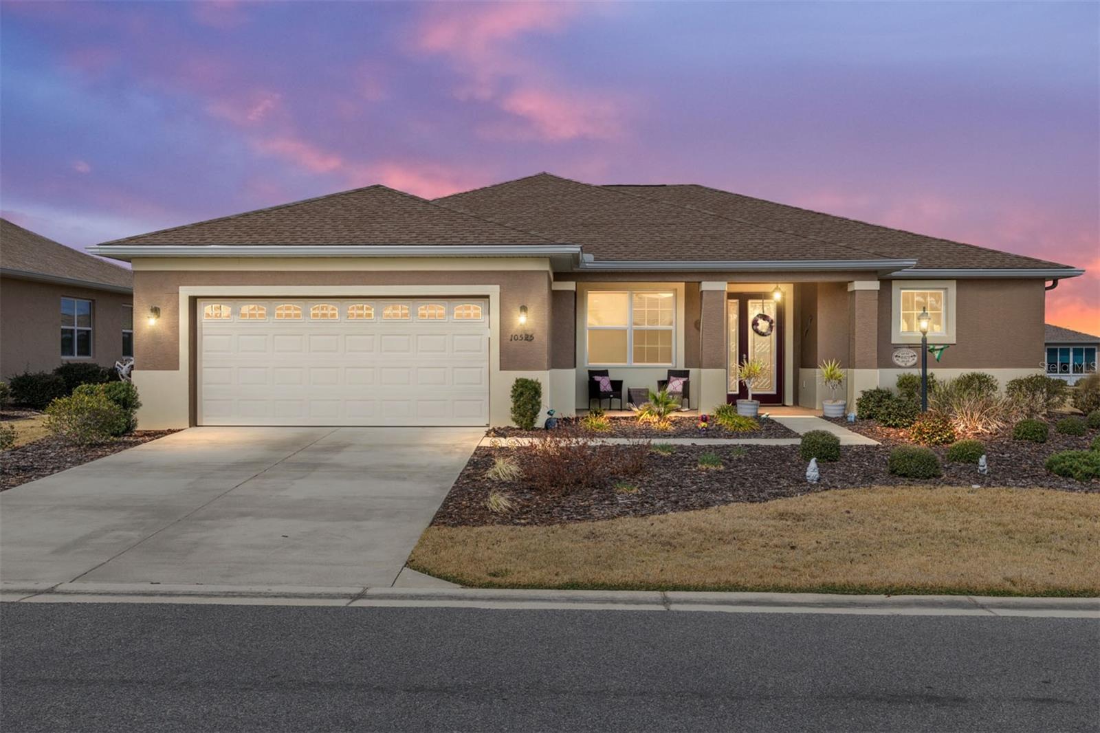 listing main picture