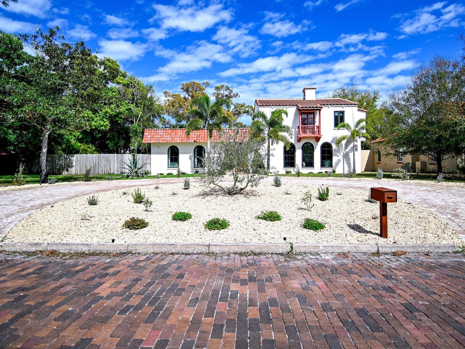 listing main picture