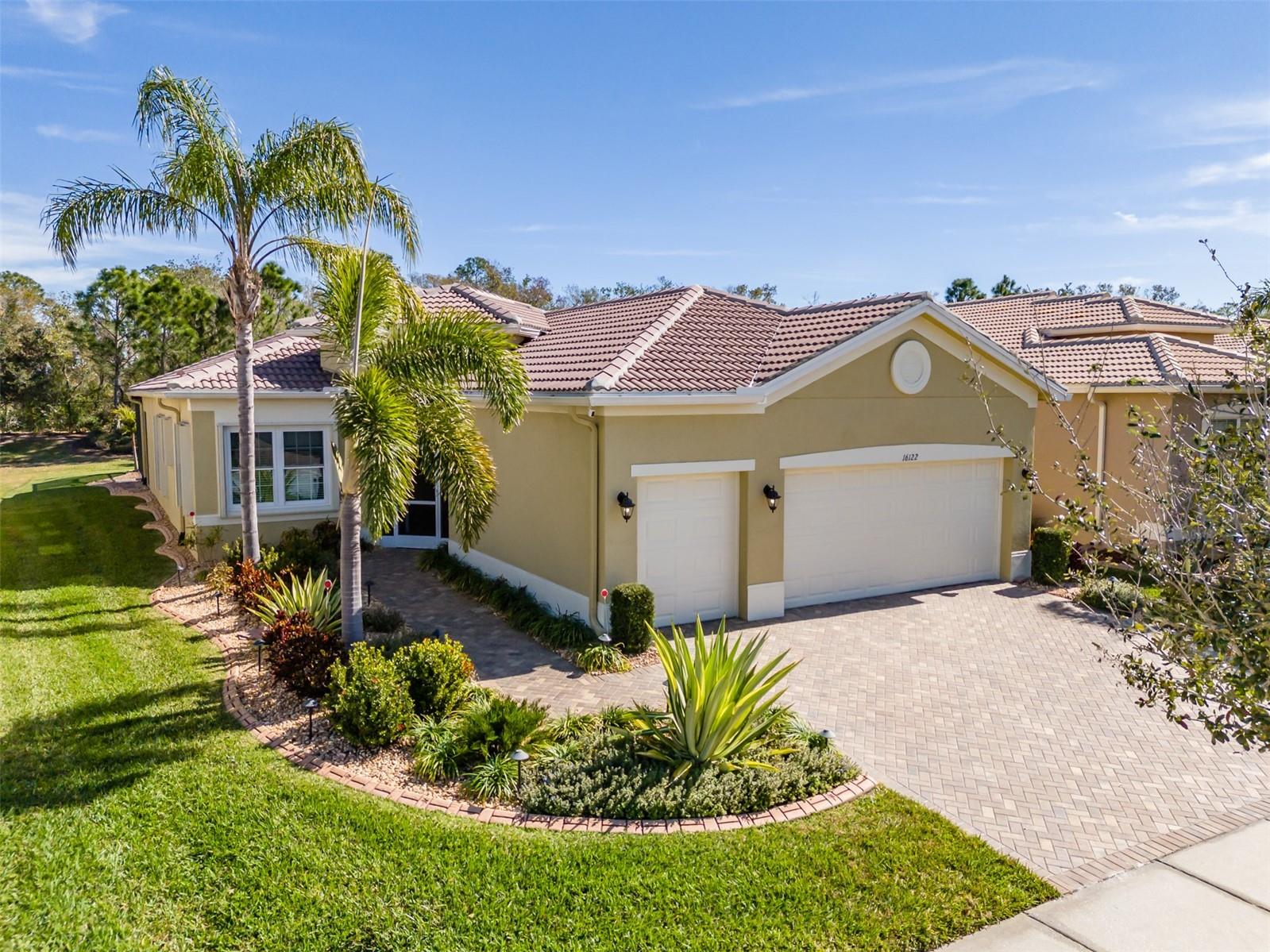 listing main picture