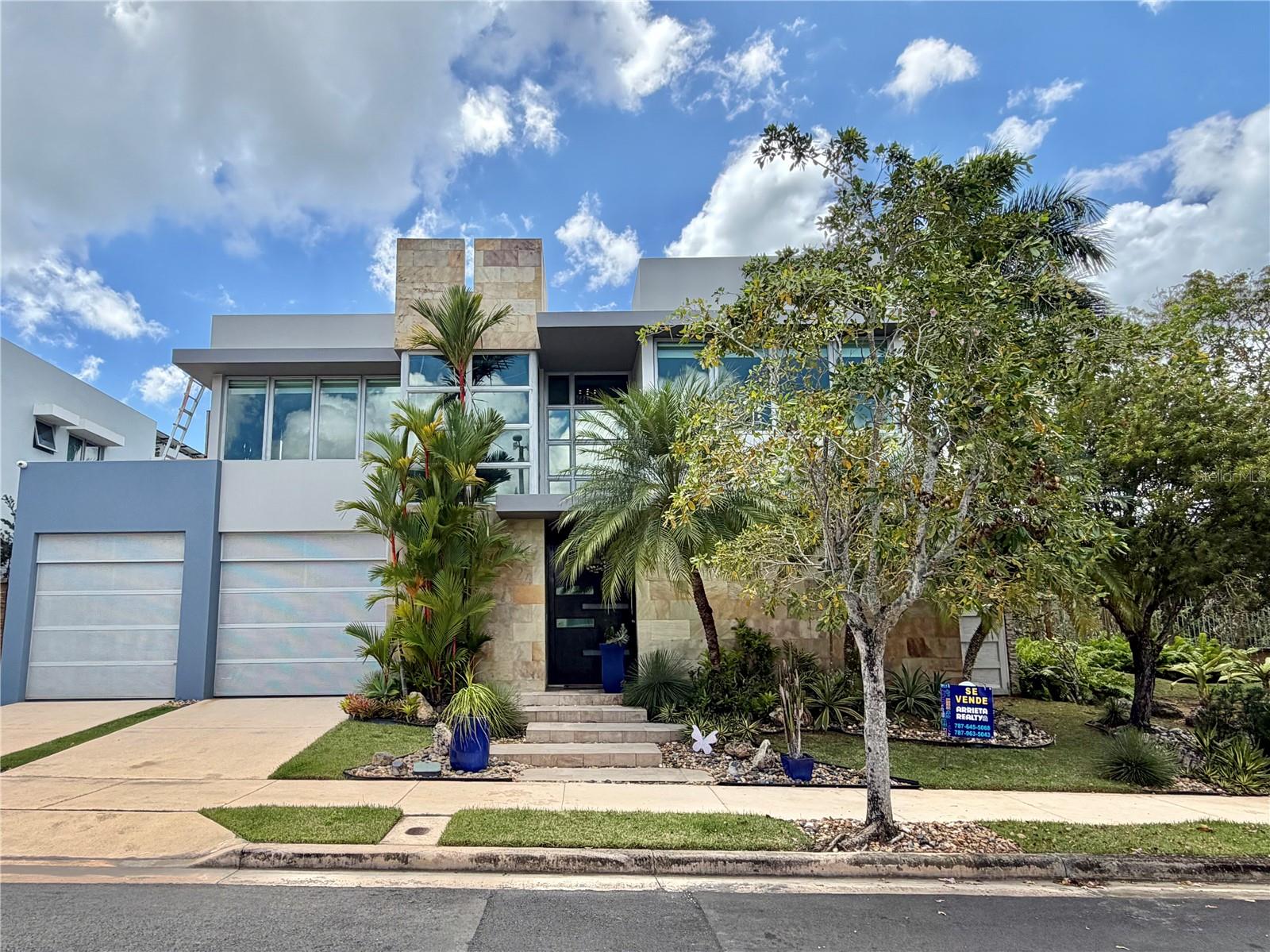 listing main picture