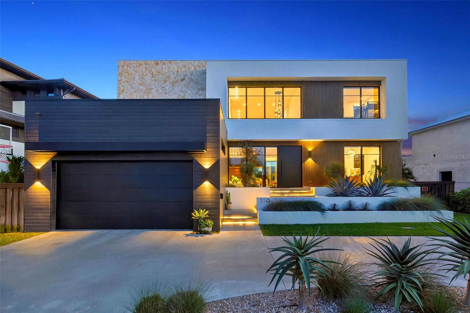 listing main picture