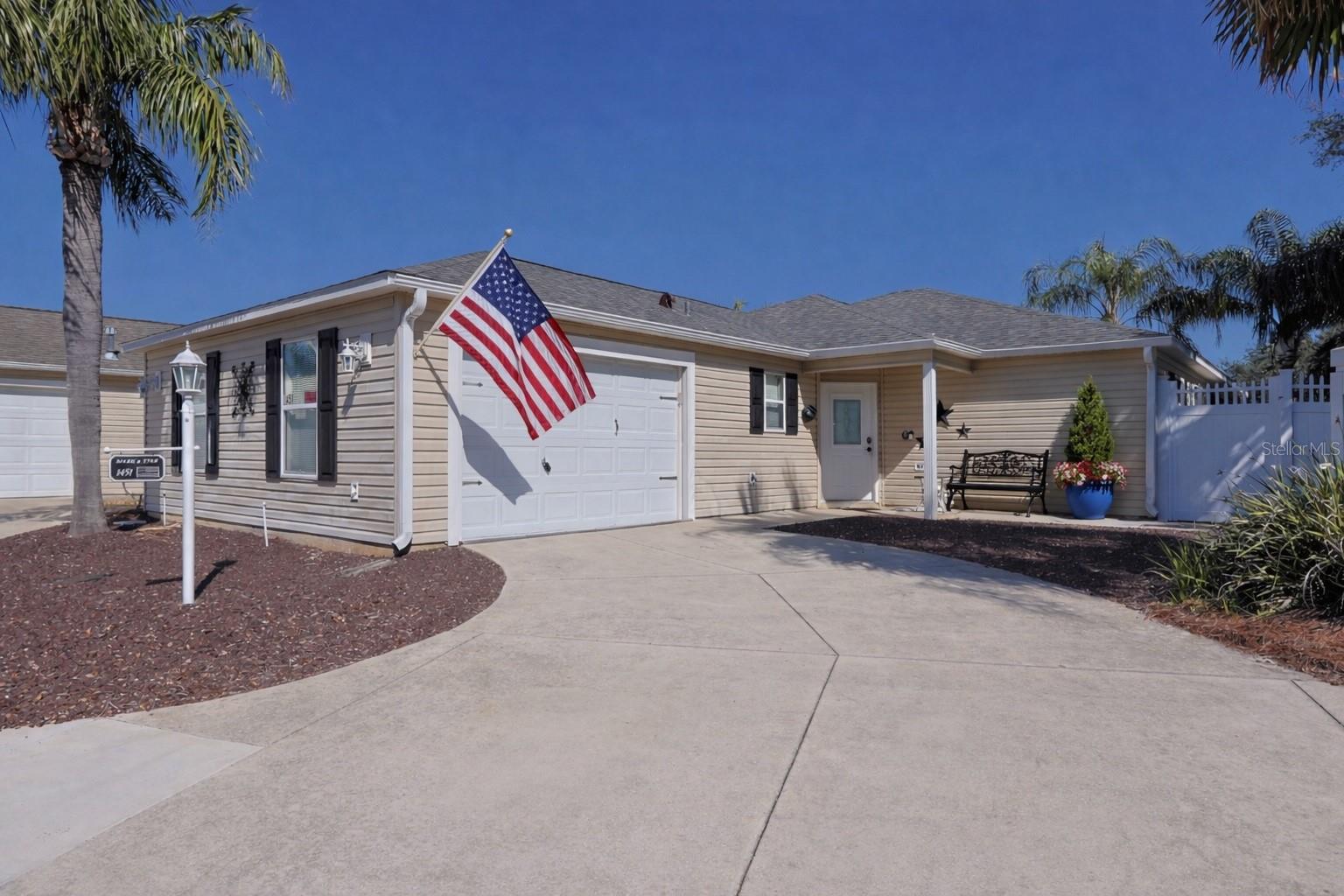 listing main picture