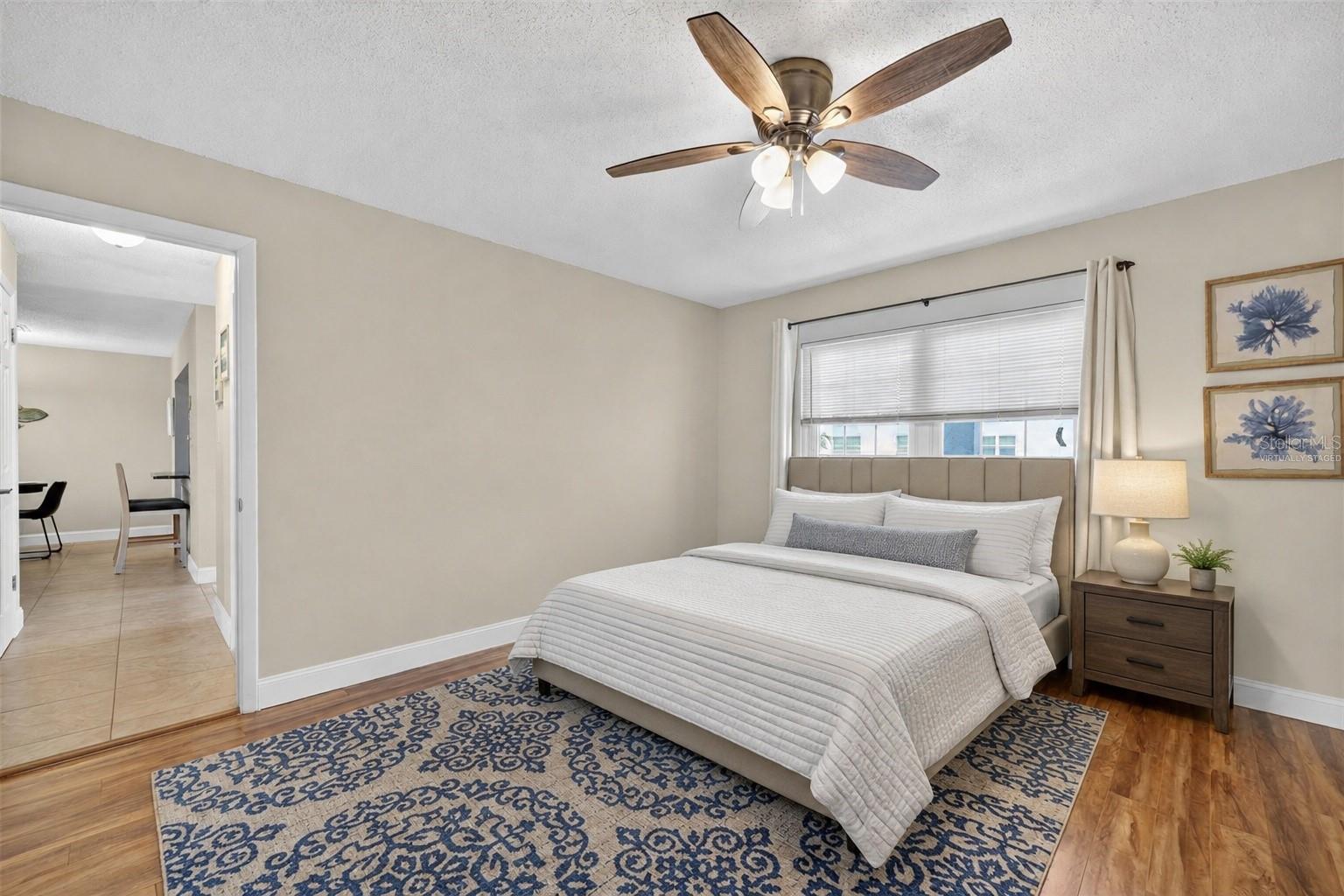 listing main picture