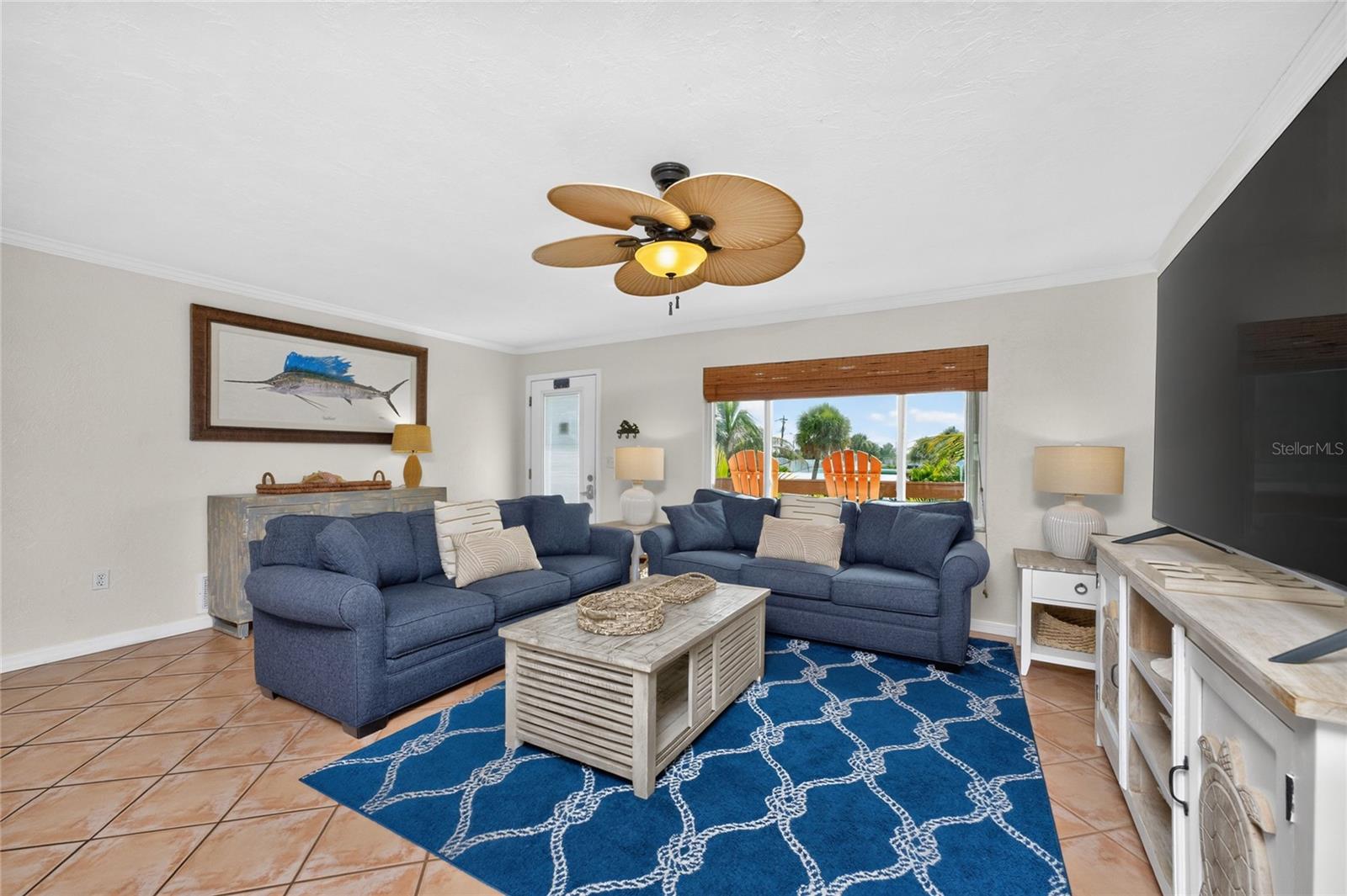 listing main picture