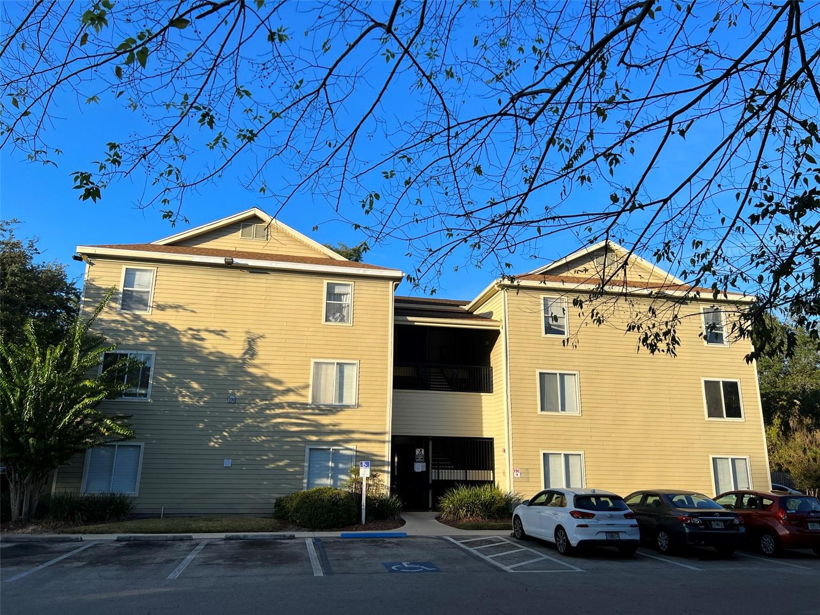 listing main picture