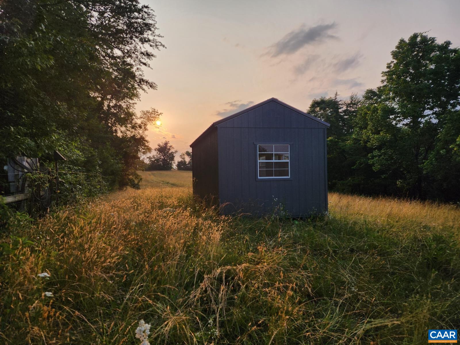 listing main picture