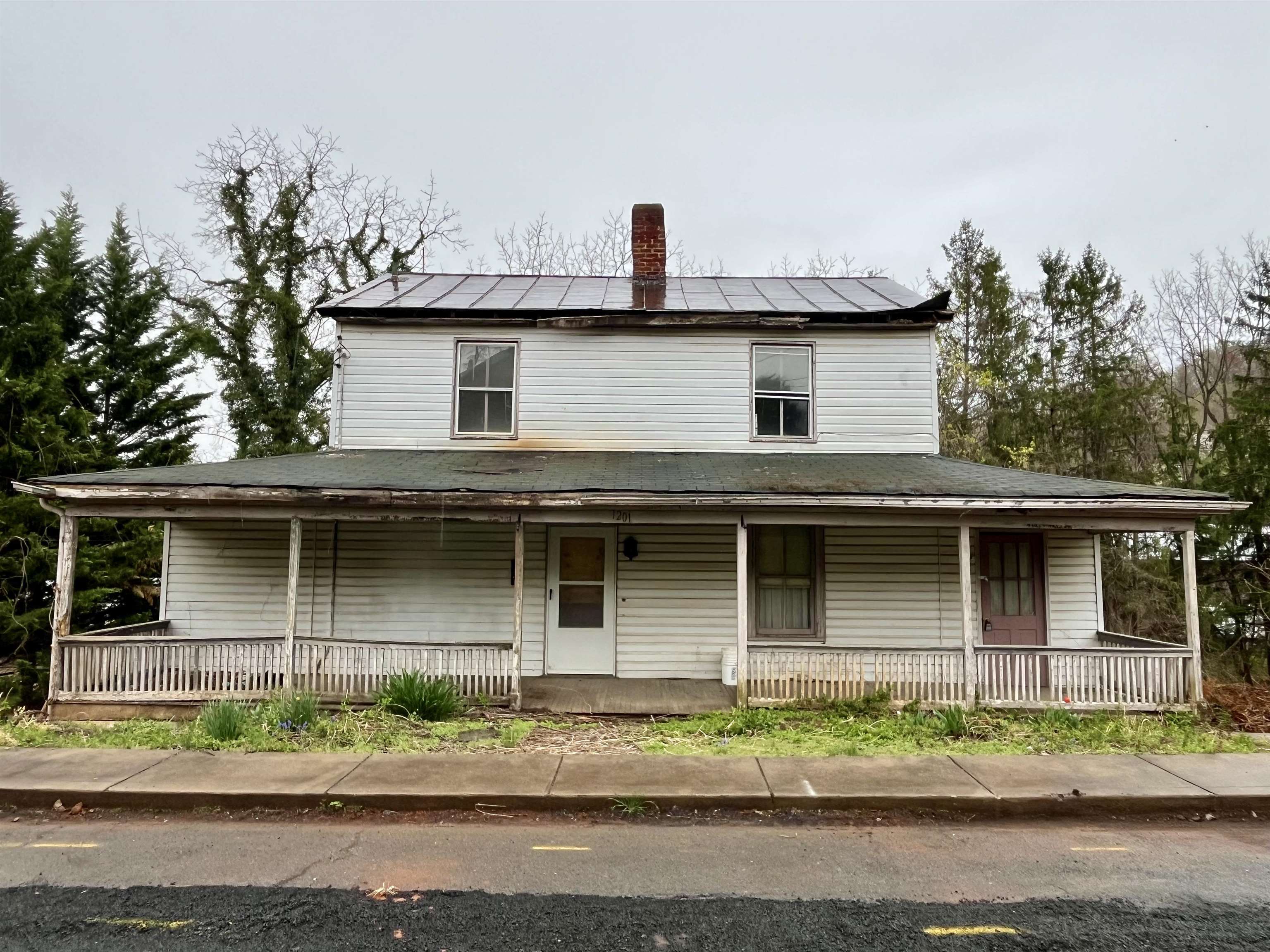 listing main picture