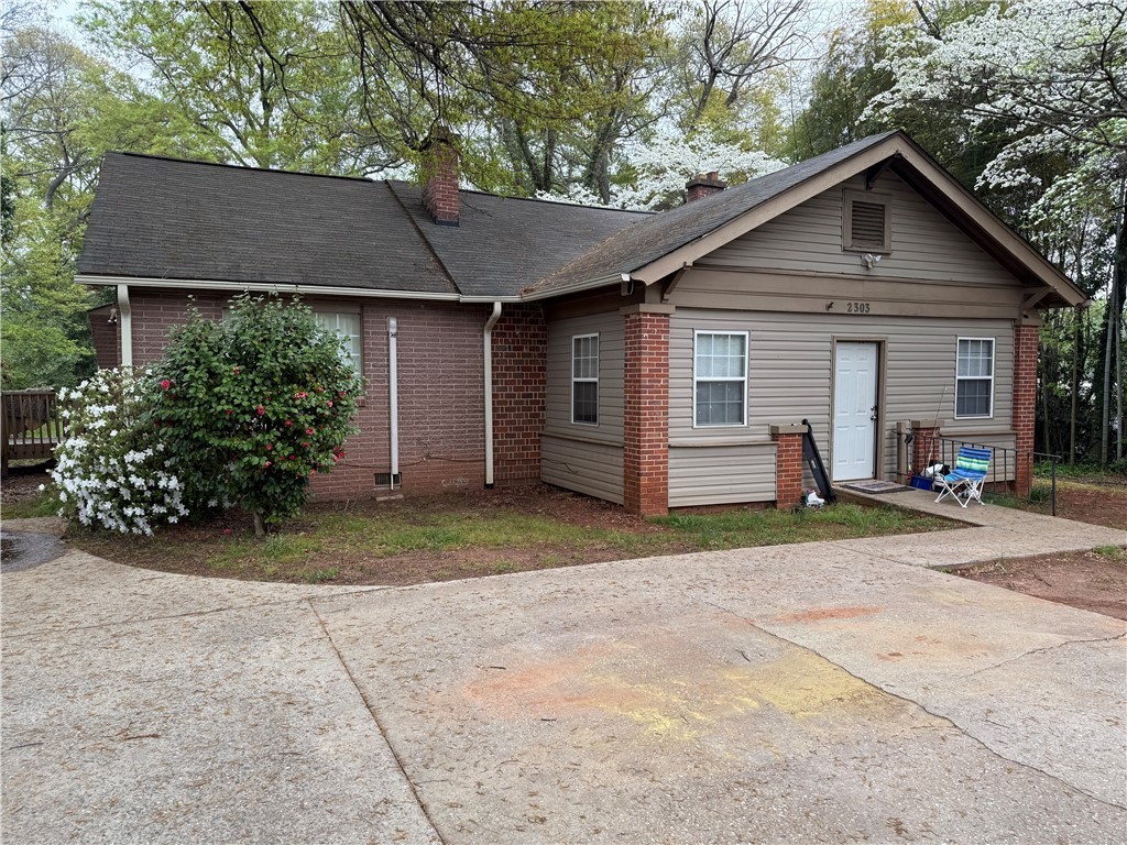 listing main picture
