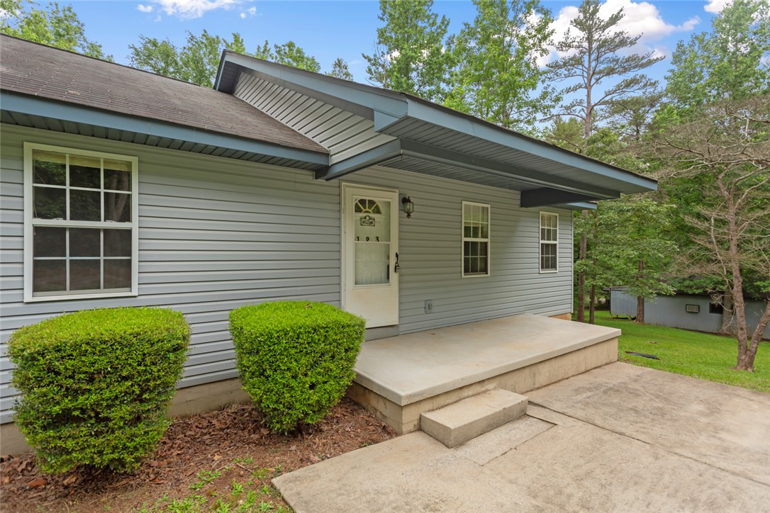 listing main picture