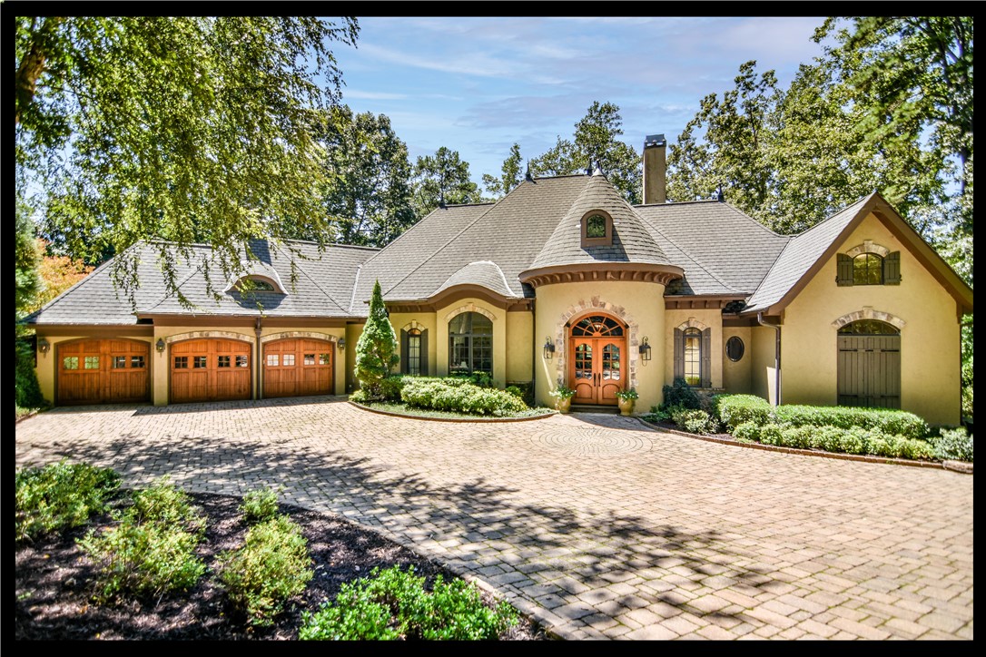 listing main picture