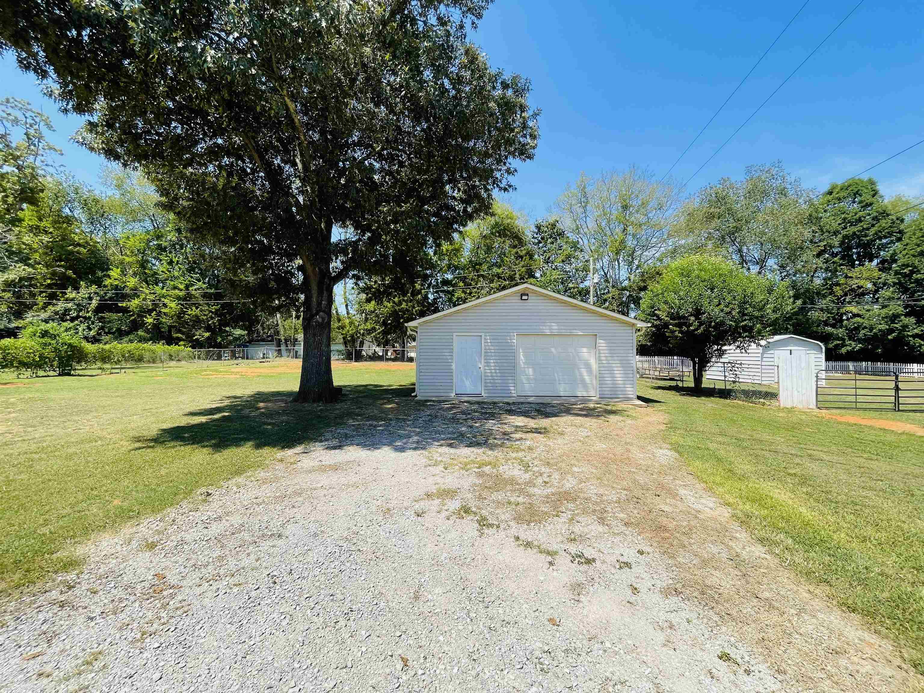 listing main picture