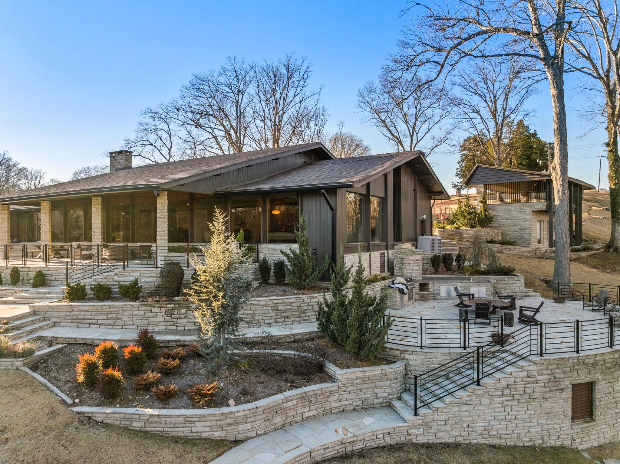 listing main picture