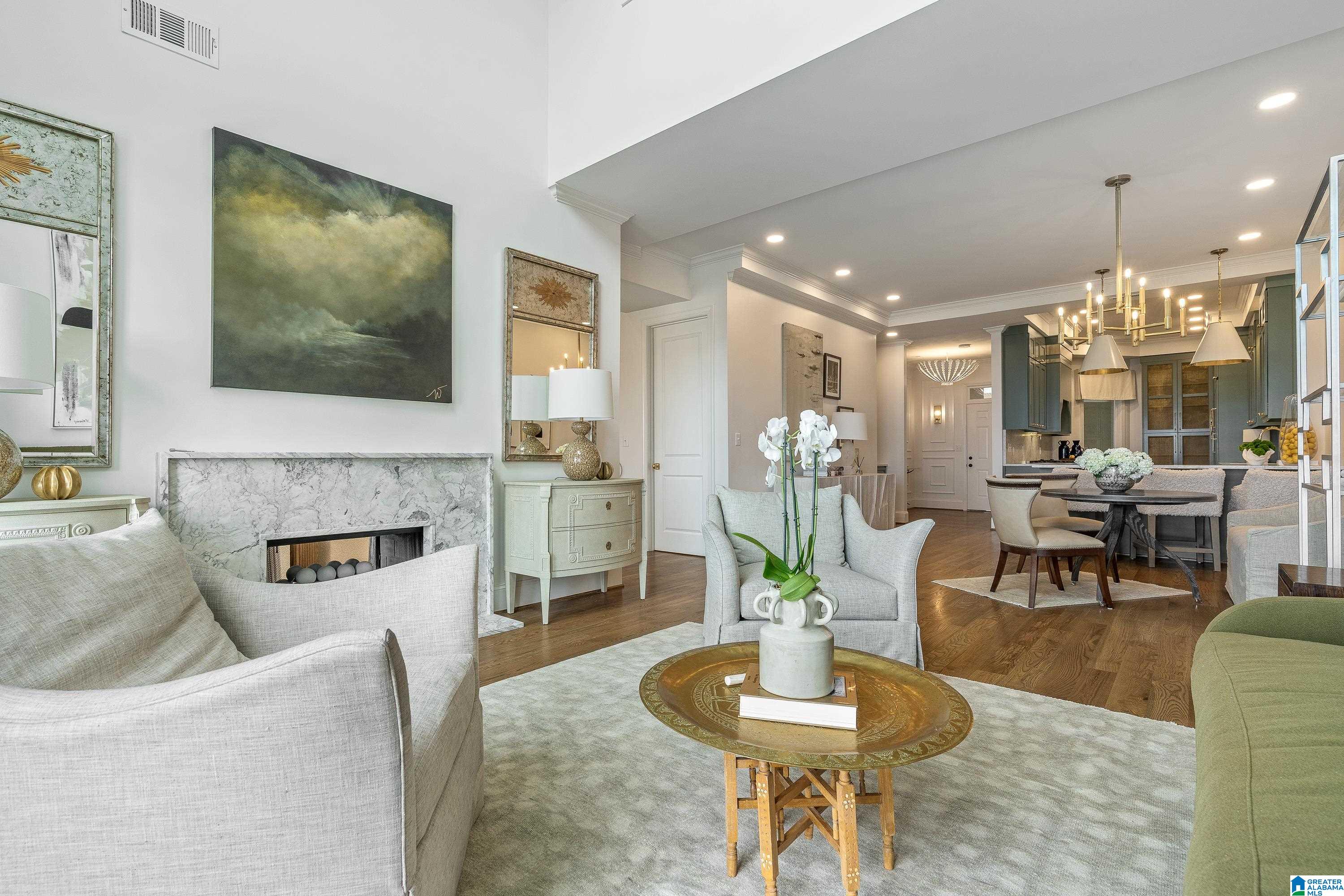 listing main picture