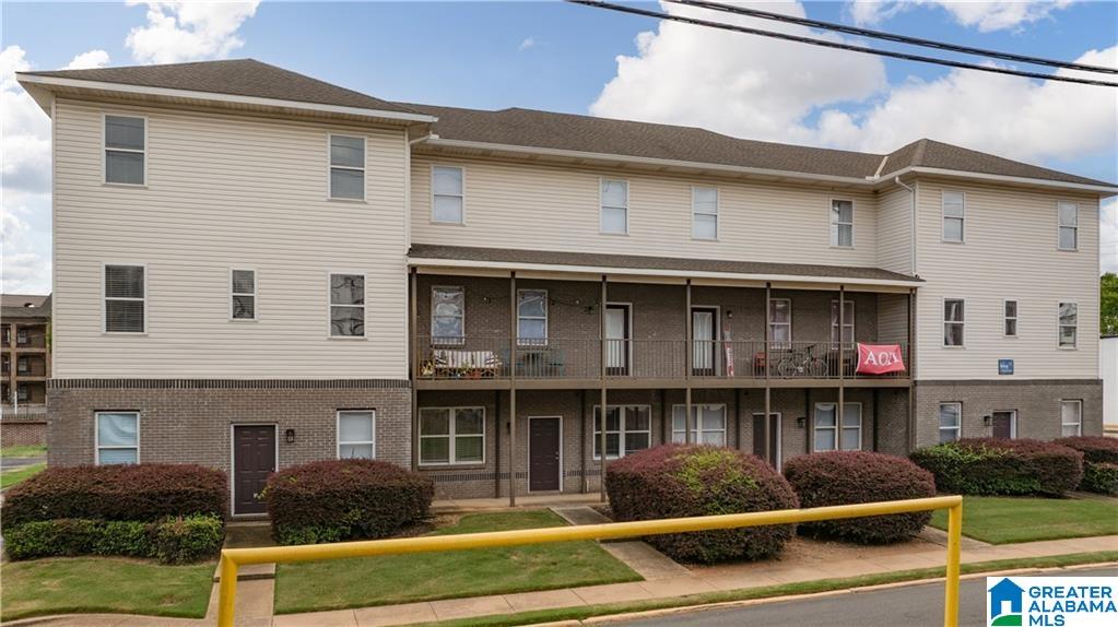 listing main picture