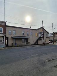 listing main picture
