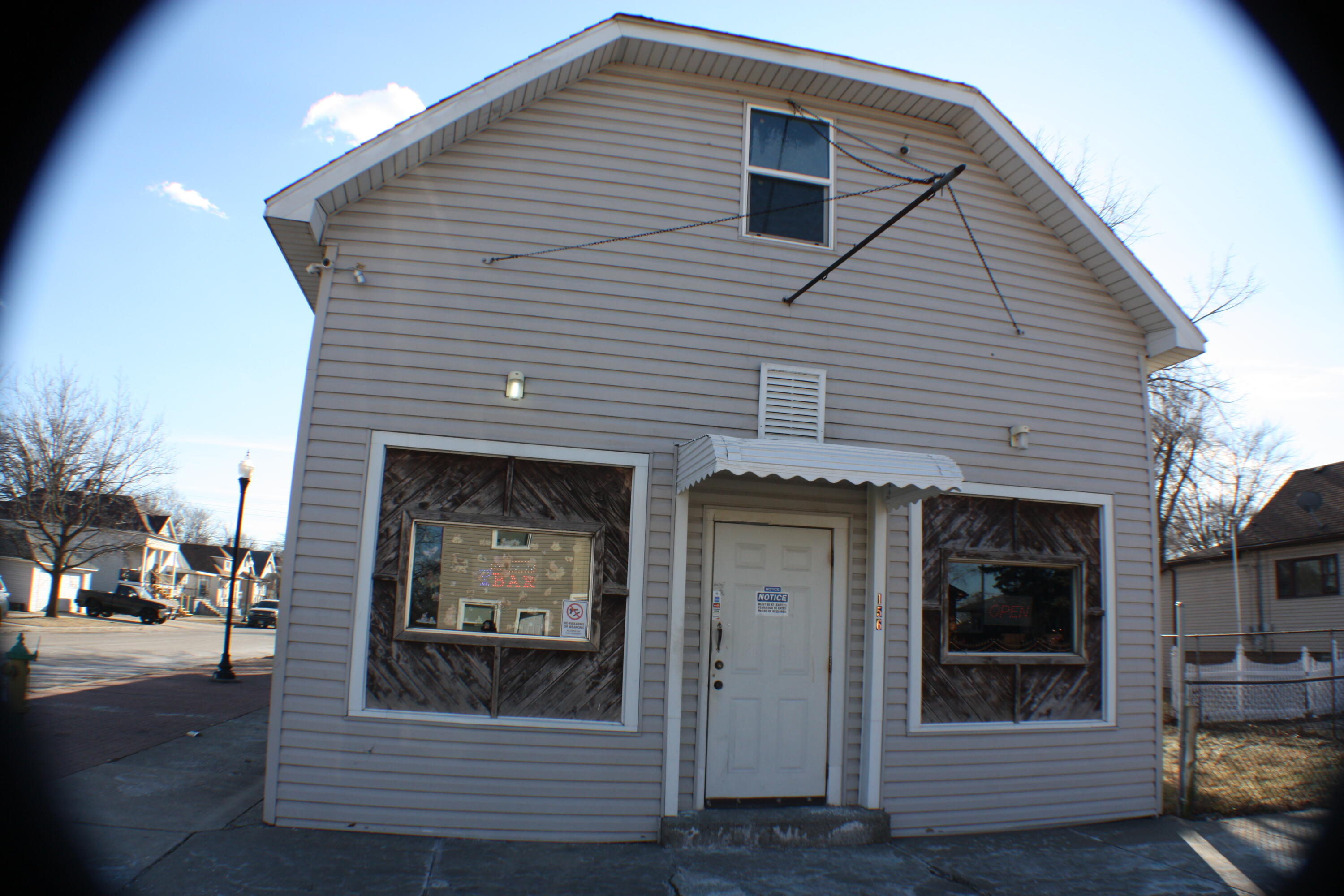 listing main picture