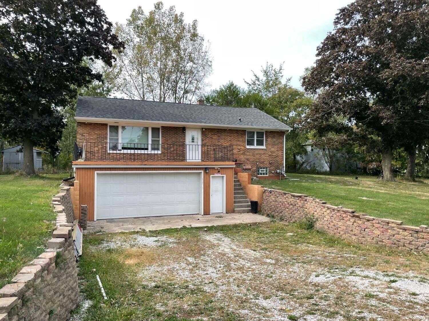 listing main picture