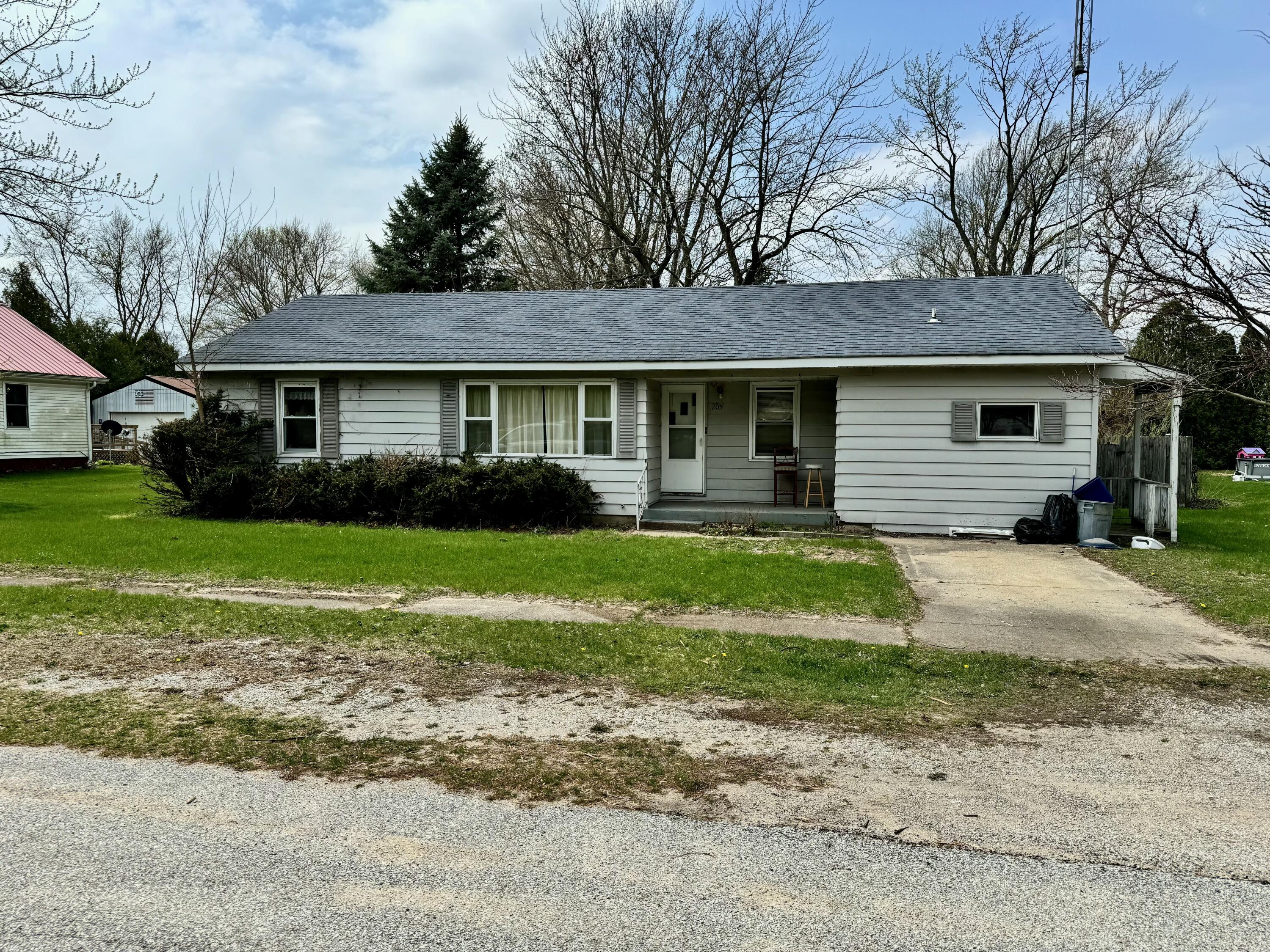 listing main picture