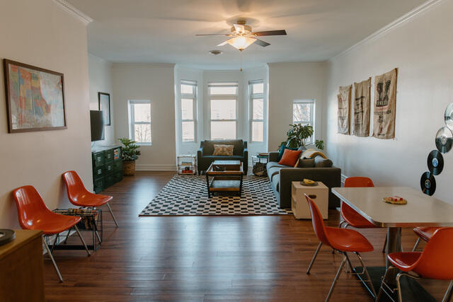 listing main picture