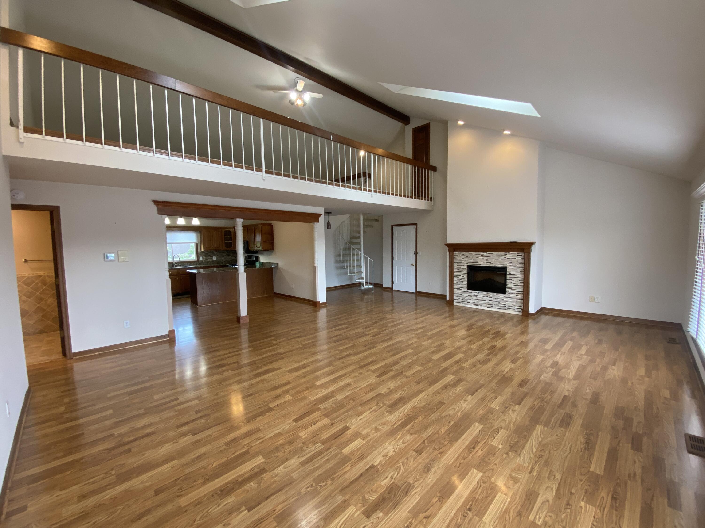 listing main picture