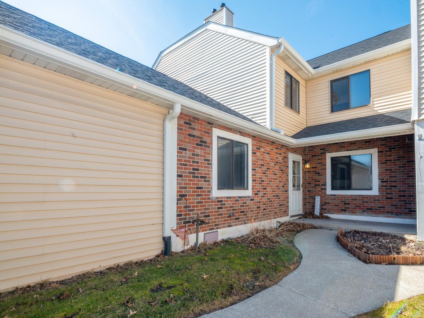 listing main picture