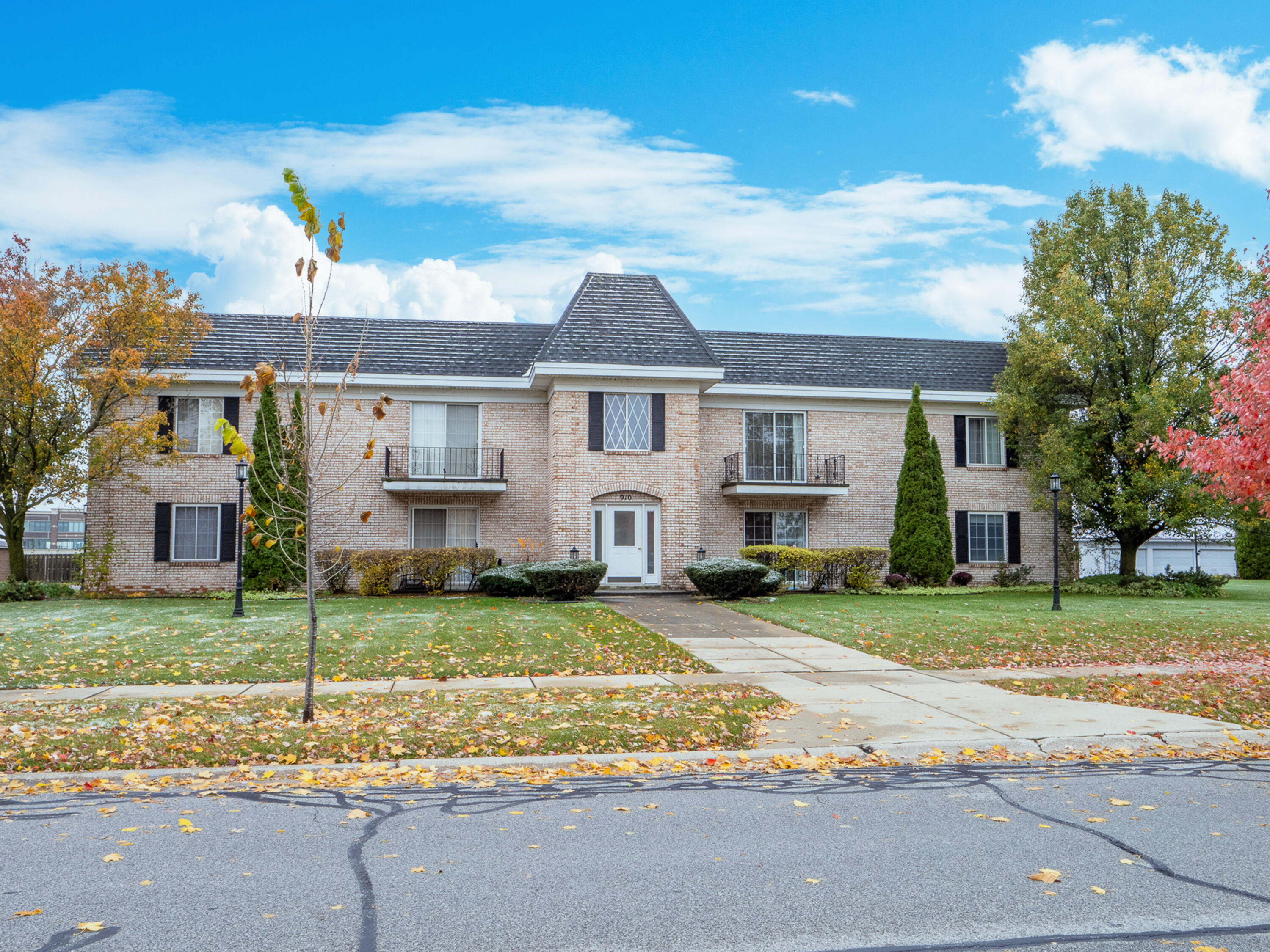 listing main picture